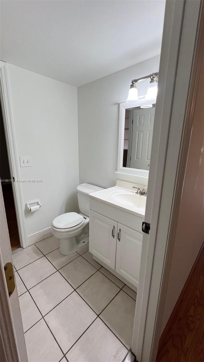 9501 Seagrape Dr # 203