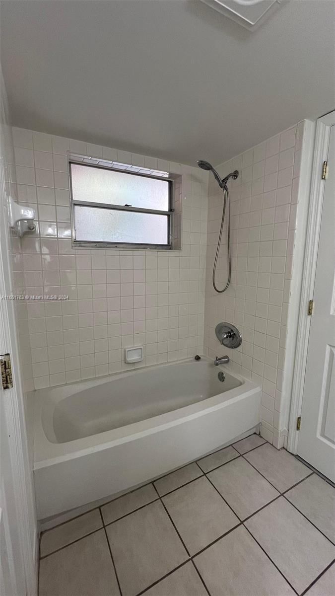 9501 Seagrape Dr # 203