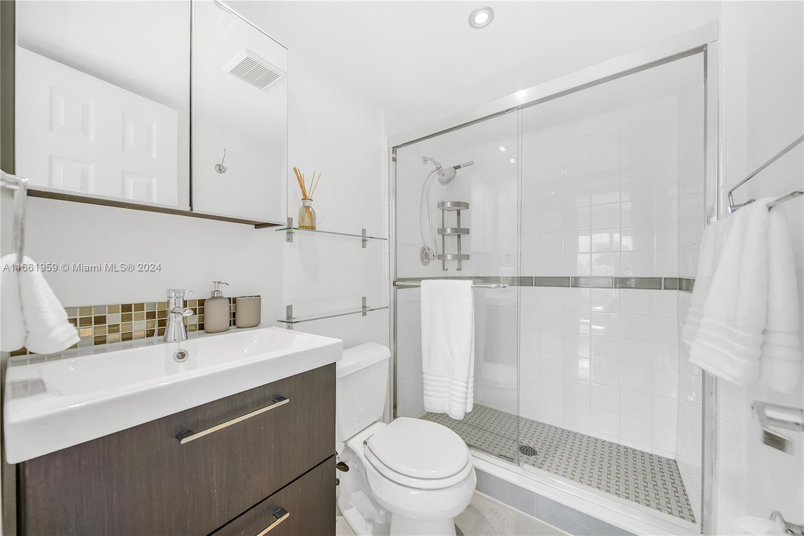 290 Sunrise Dr # K Unit: 3-K