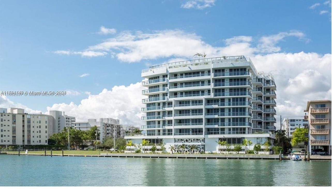 9261 E Bay Harbor Dr # 302