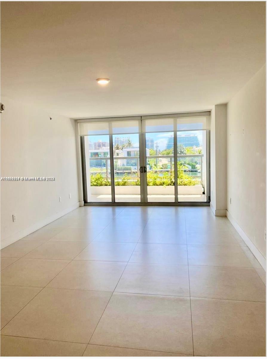 9261 E Bay Harbor Dr # 302