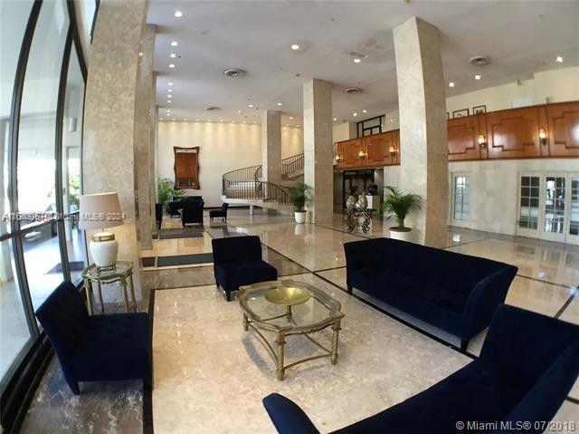 5601 Collins Ave # 523