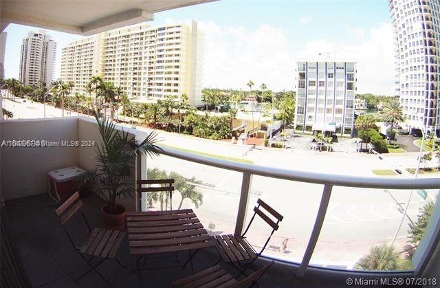 5601 Collins Ave # 523
