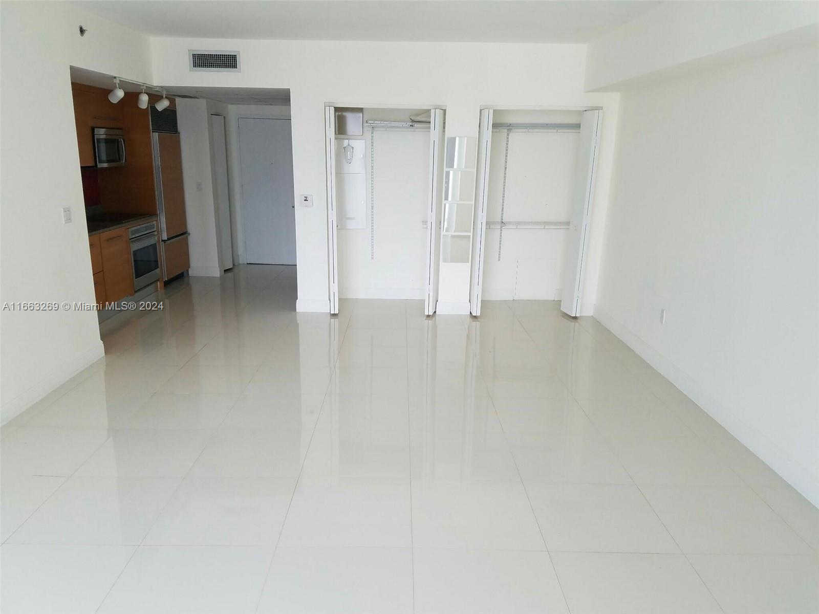 475 Brickell Ave # 3210