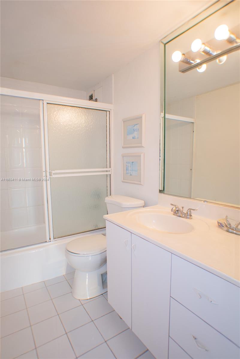 5601 Collins Ave # 1123