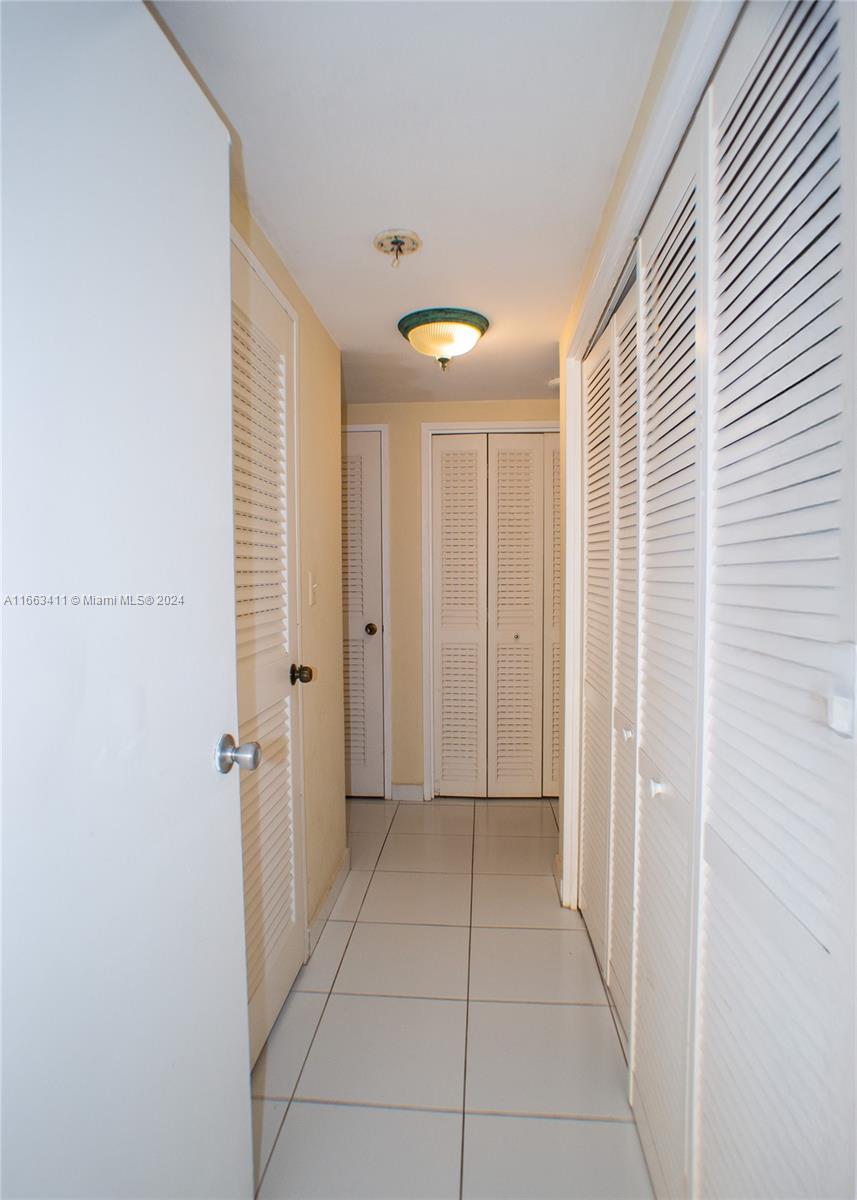 5601 Collins Ave # 1123