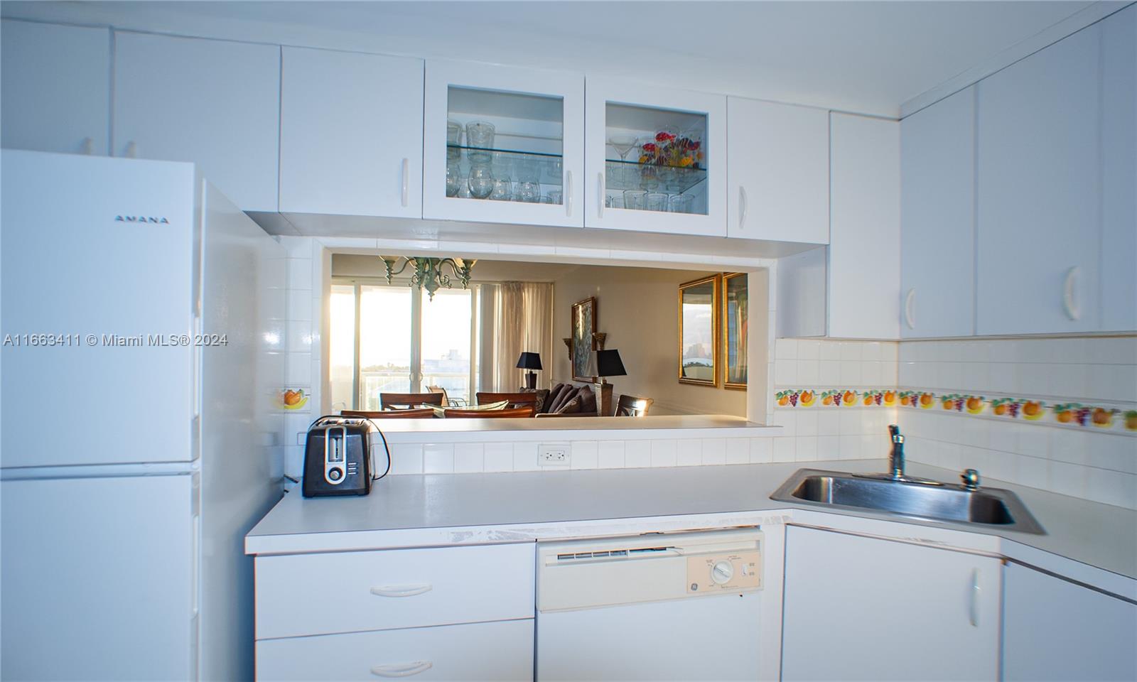 5601 Collins Ave # 1123