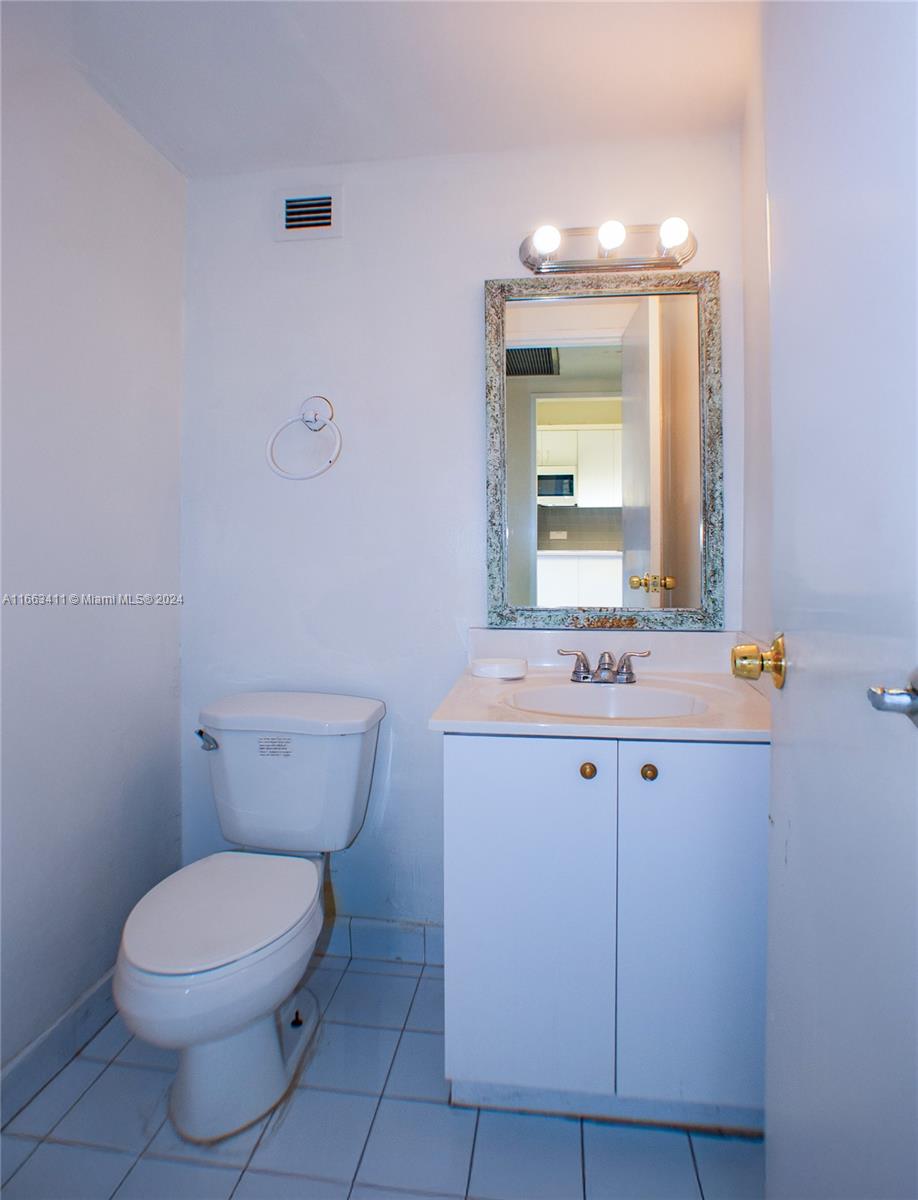 5601 Collins Ave # 1123