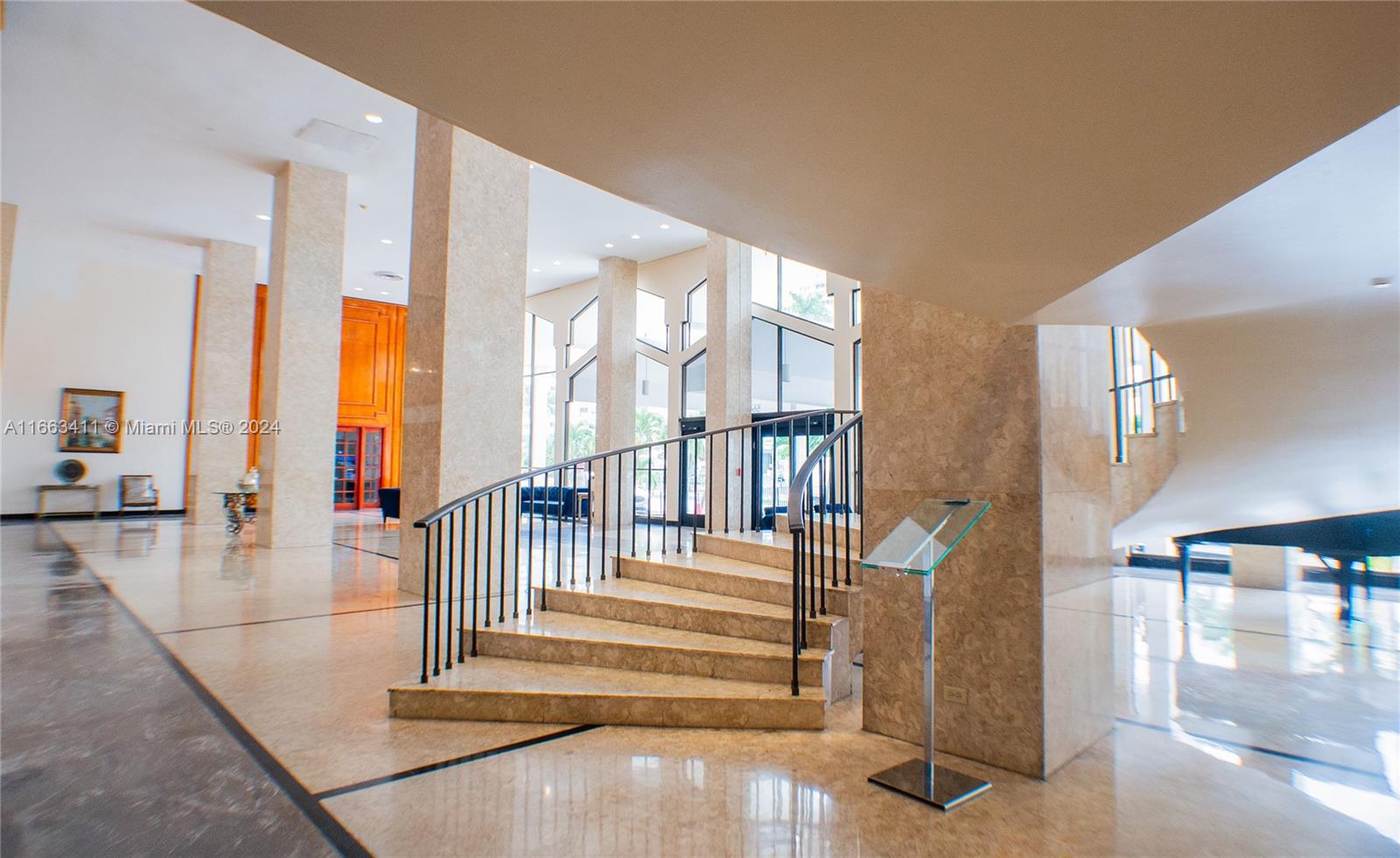 5601 Collins Ave # 1123