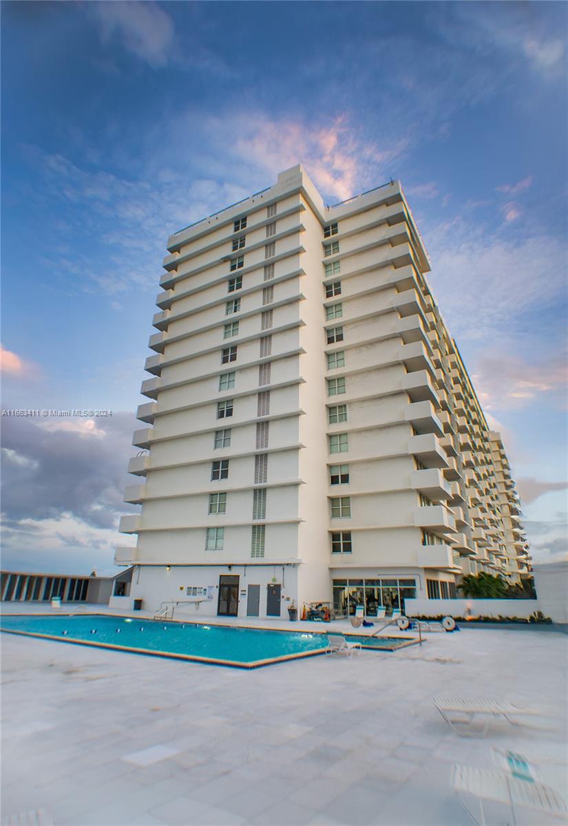 5601 Collins Ave # 1123