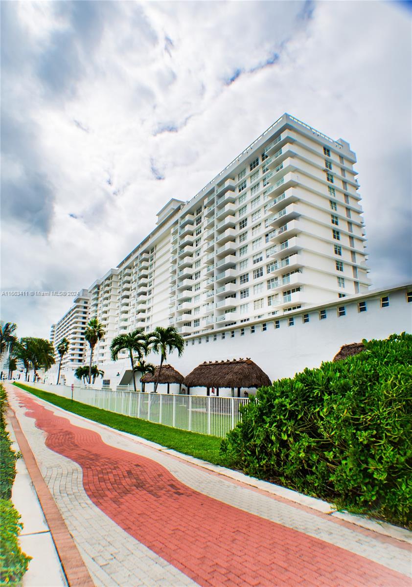 5601 Collins Ave # 1123