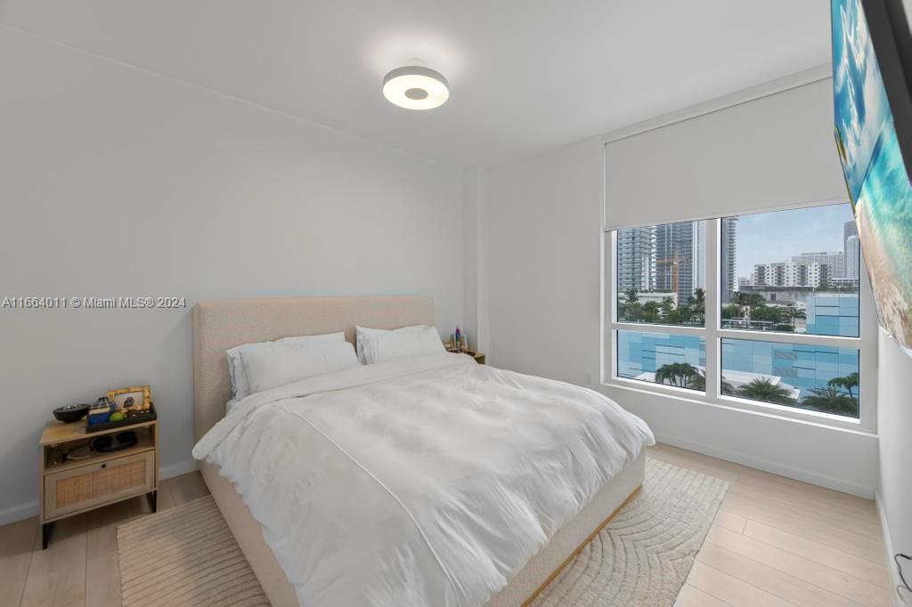 601 NE 27th St # 1002