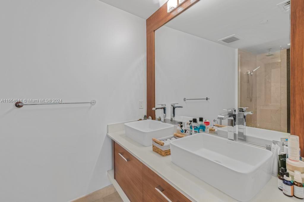 601 NE 27th St # 1002