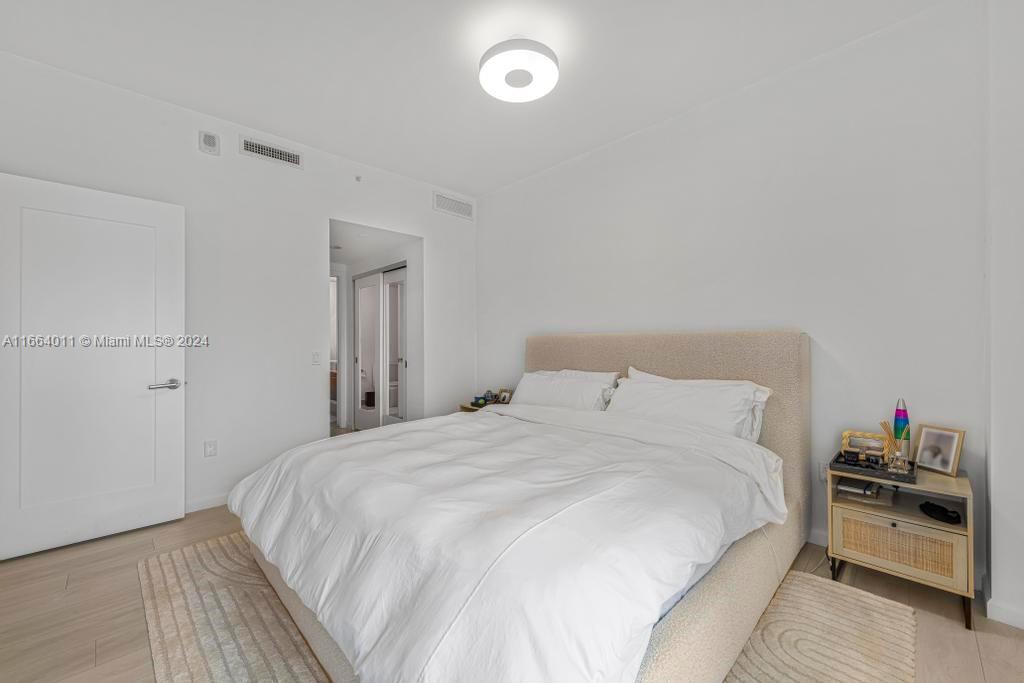 601 NE 27th St # 1002