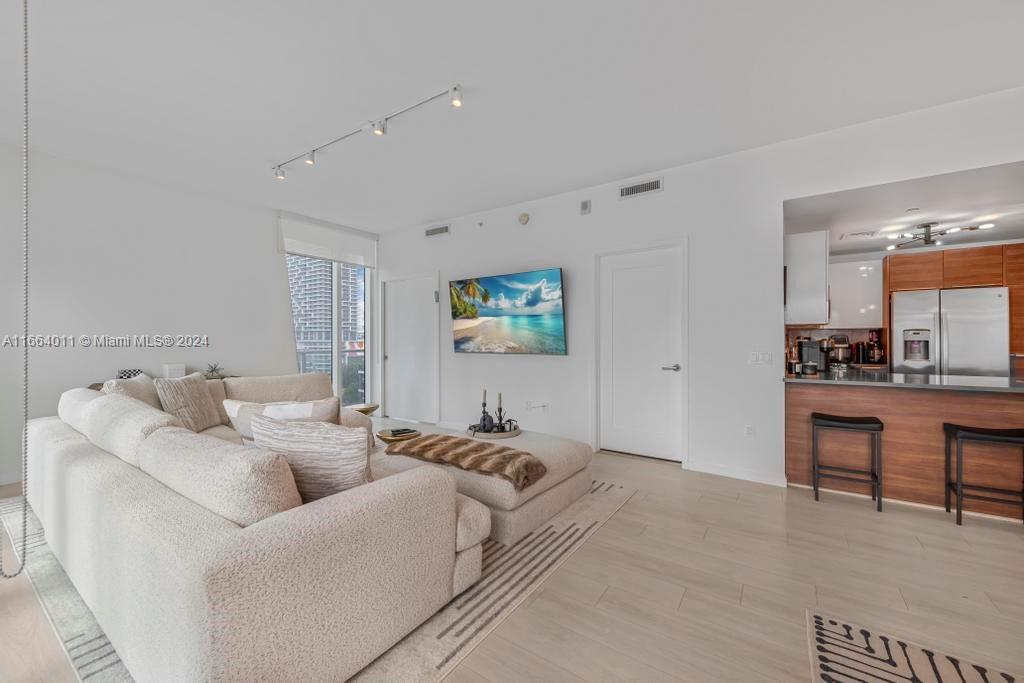 601 NE 27th St # 1002