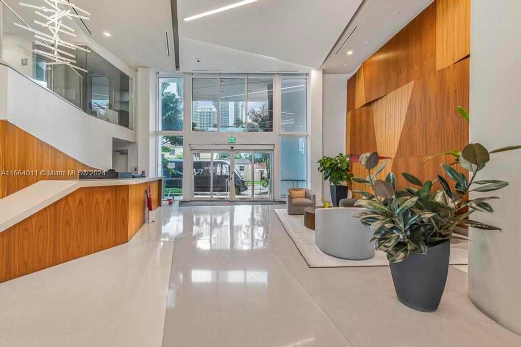 601 NE 27th St # 1002