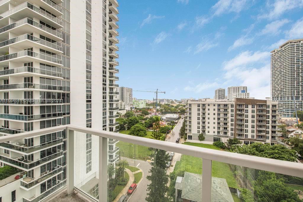 601 NE 27th St # 1002