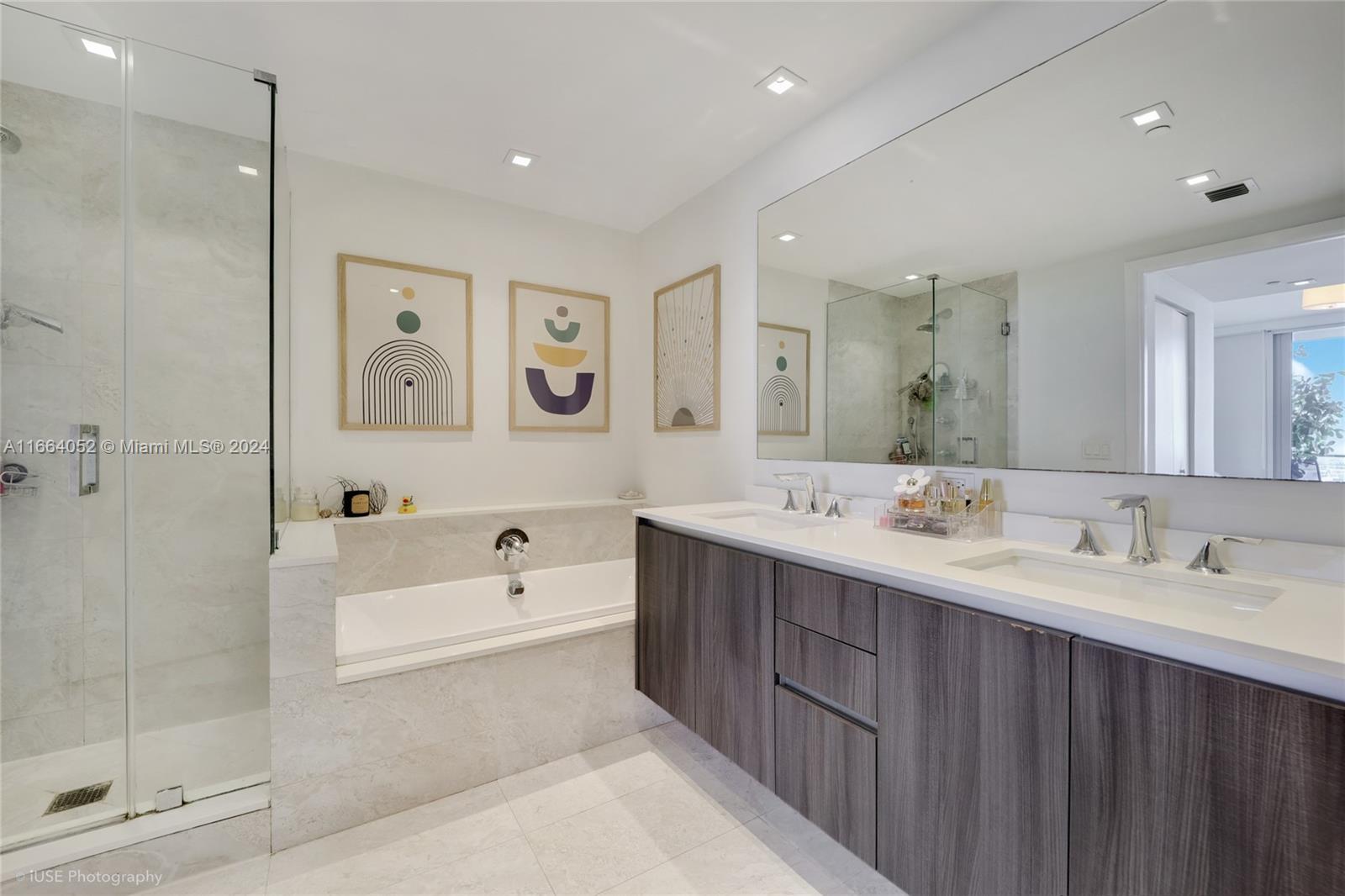 488 NE 18th St # 4500