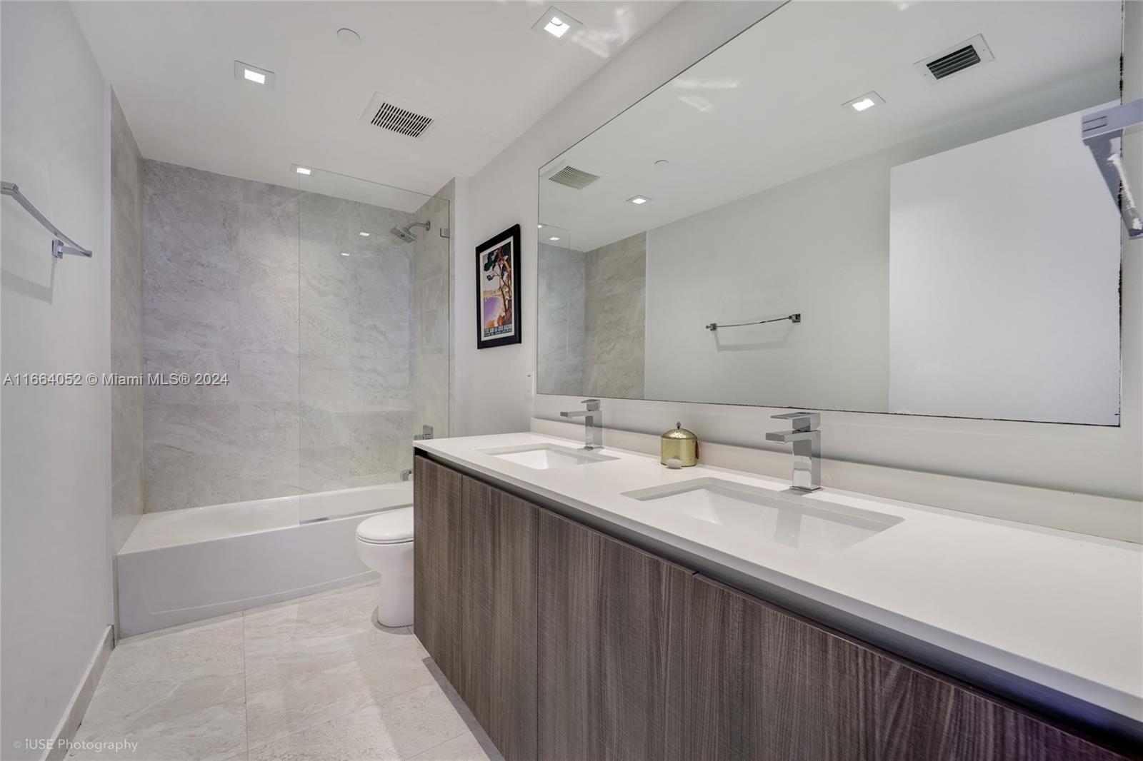 488 NE 18th St # 4500