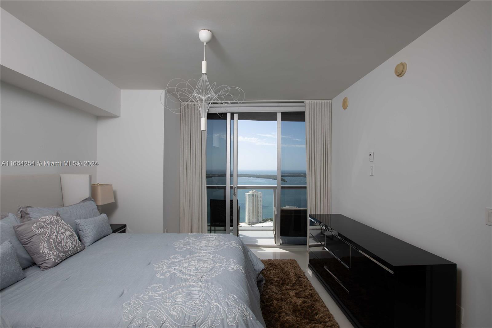 475 Brickell Ave # 5007