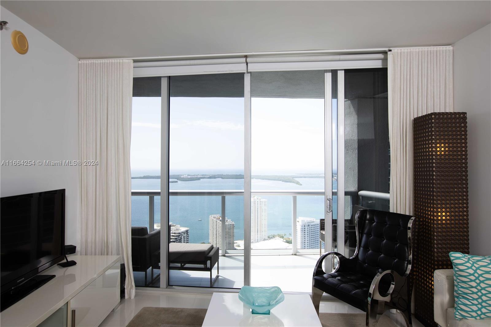 475 Brickell Ave # 5007
