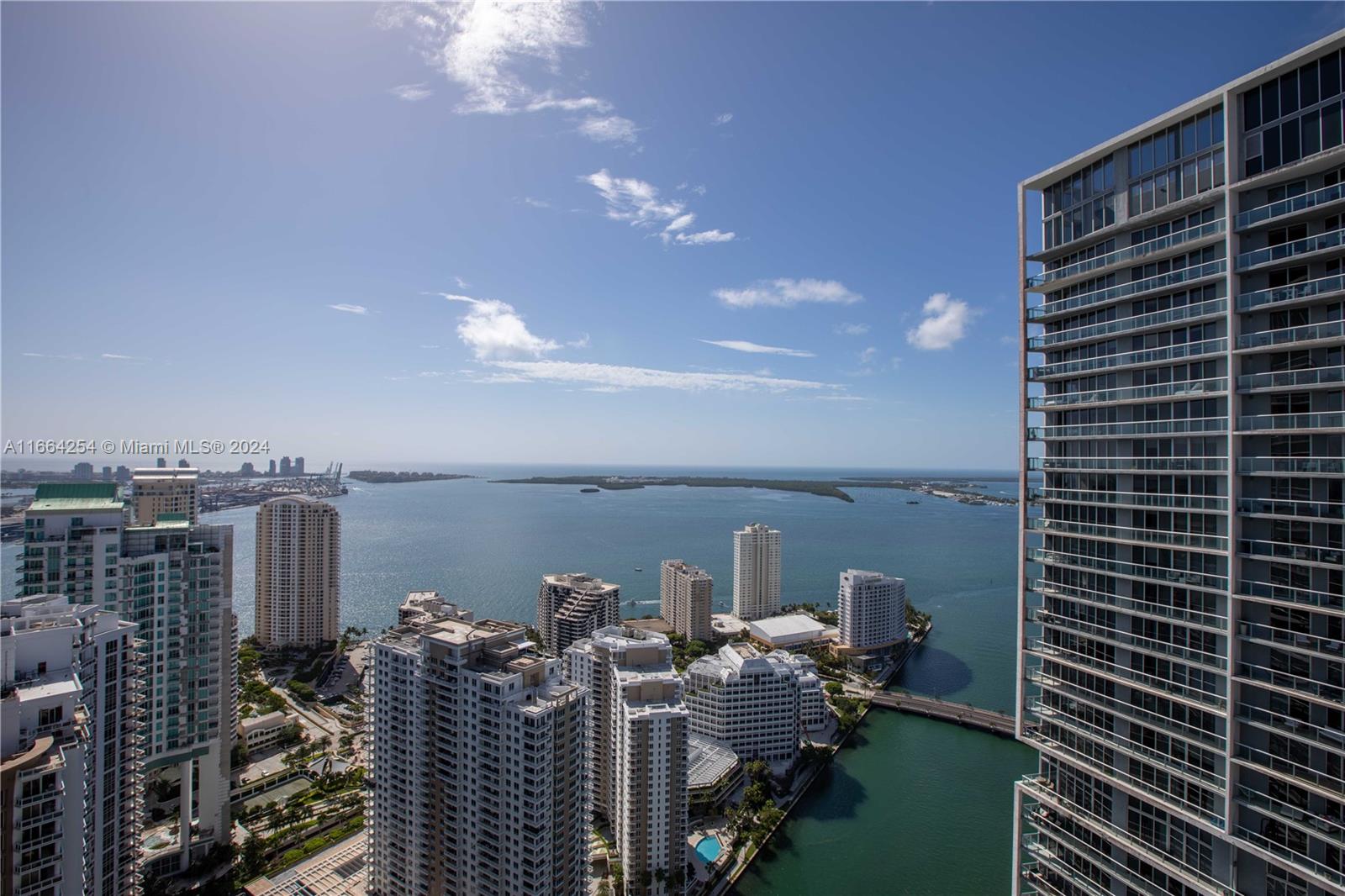 475 Brickell Ave # 5007
