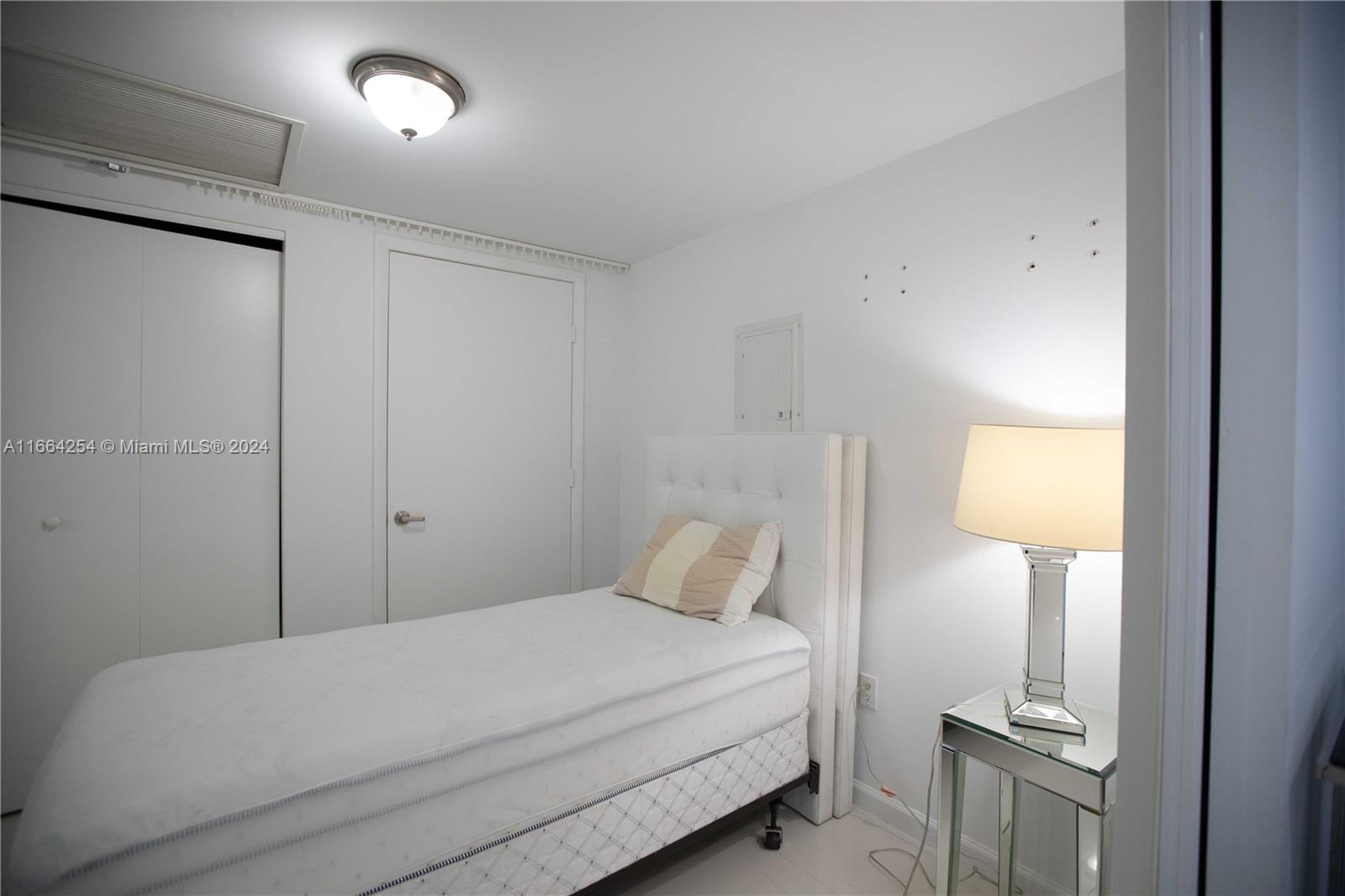 475 Brickell Ave # 5007
