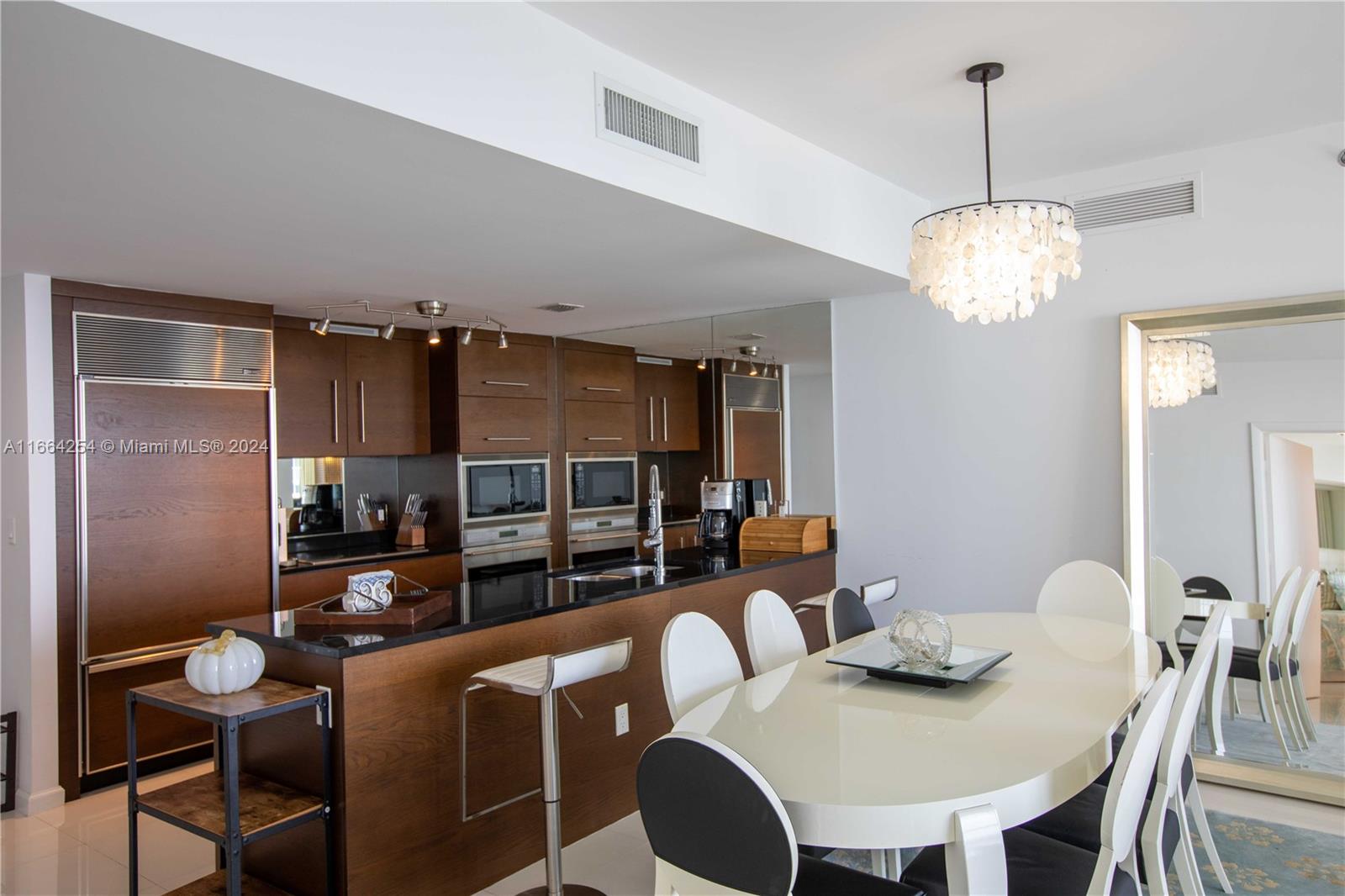 475 Brickell Ave # 5007