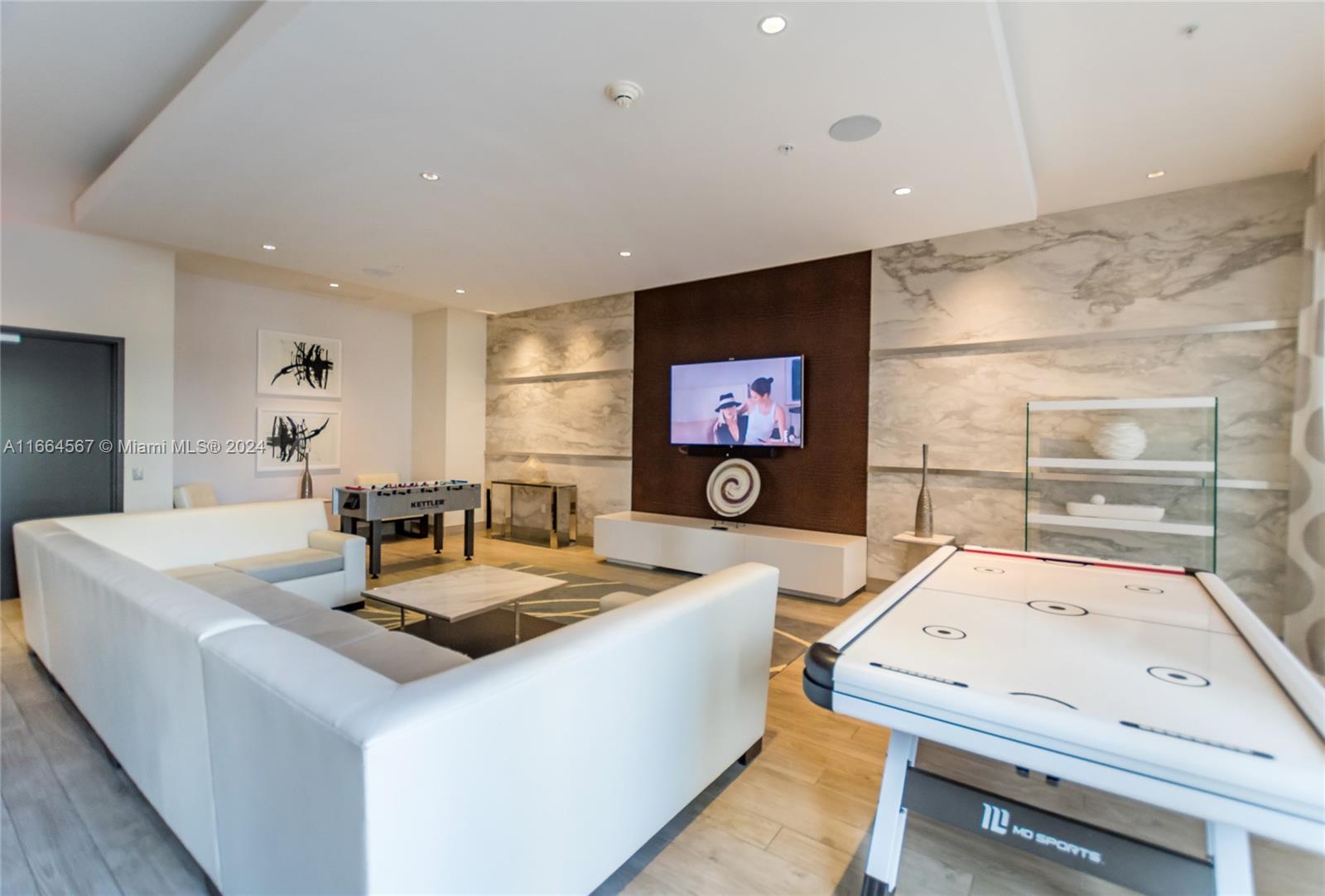 999 SW 1st Ave # 3107
