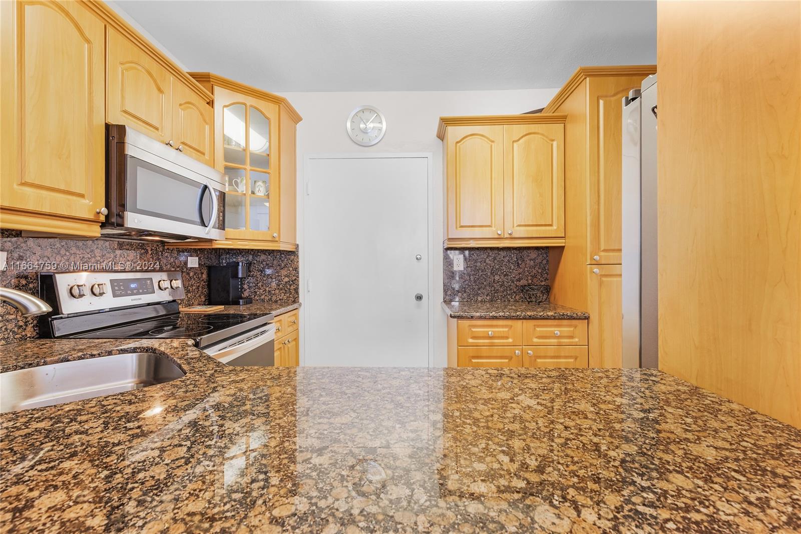 5601 Collins Ave # 417
