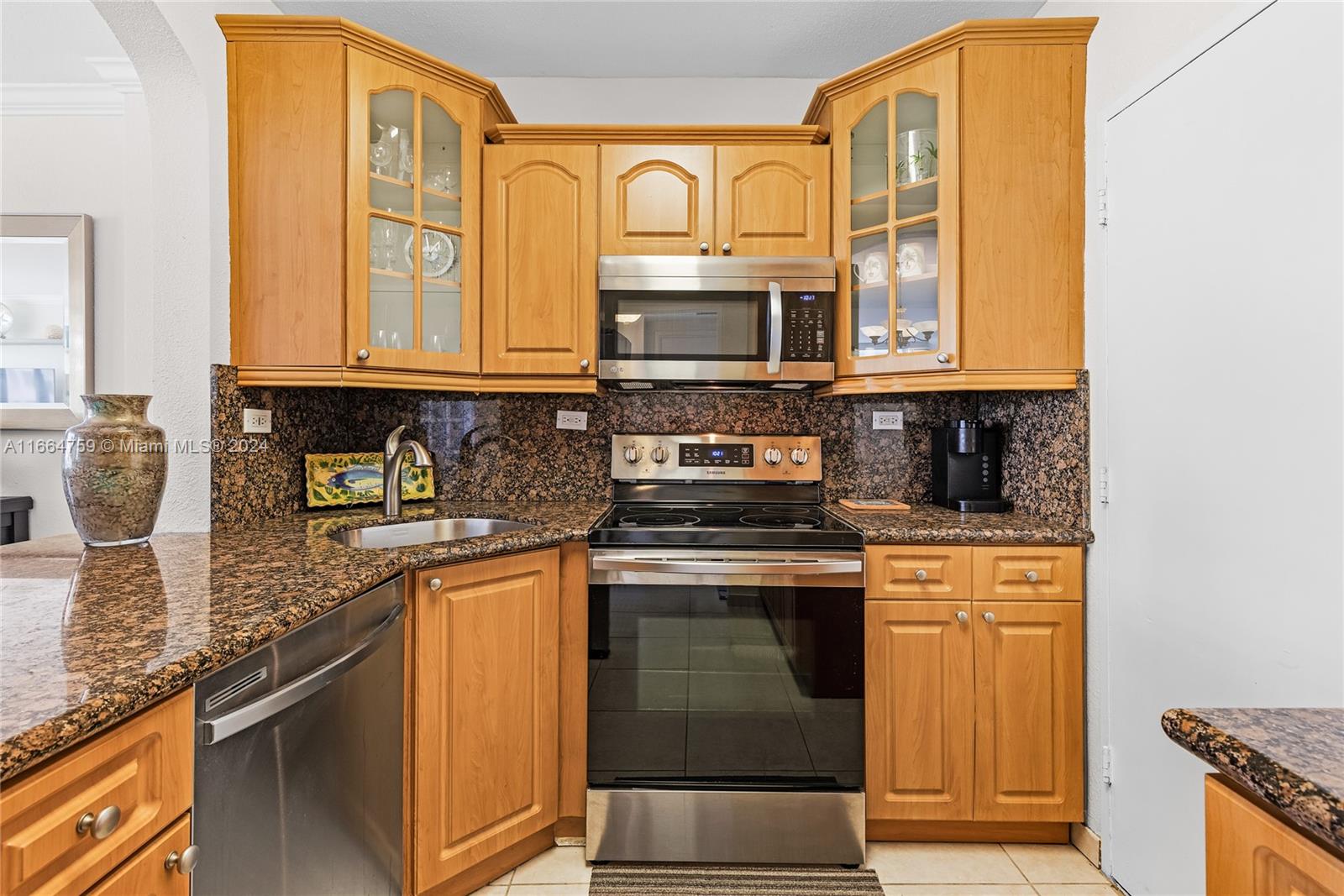 5601 Collins Ave # 417
