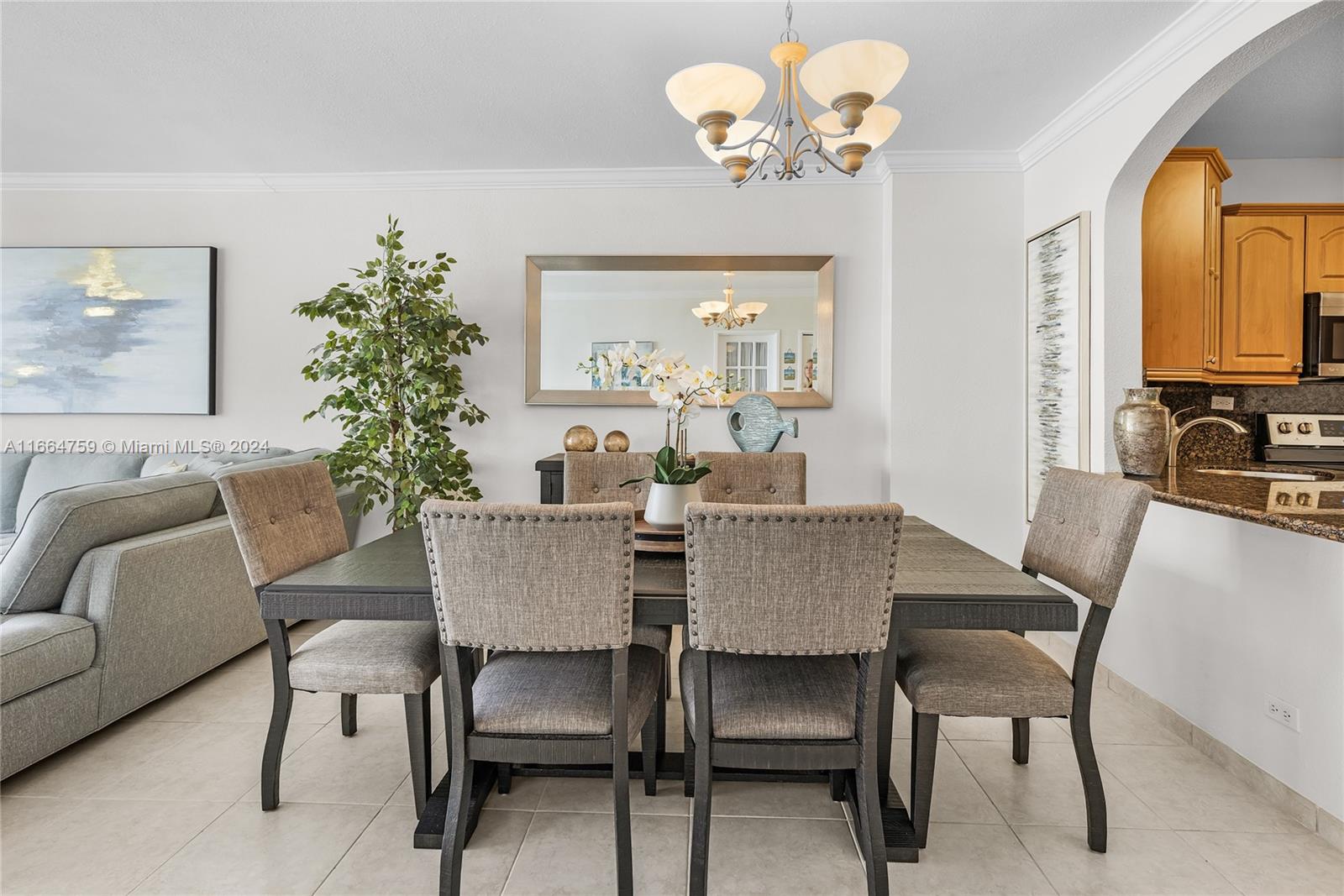 5601 Collins Ave # 417