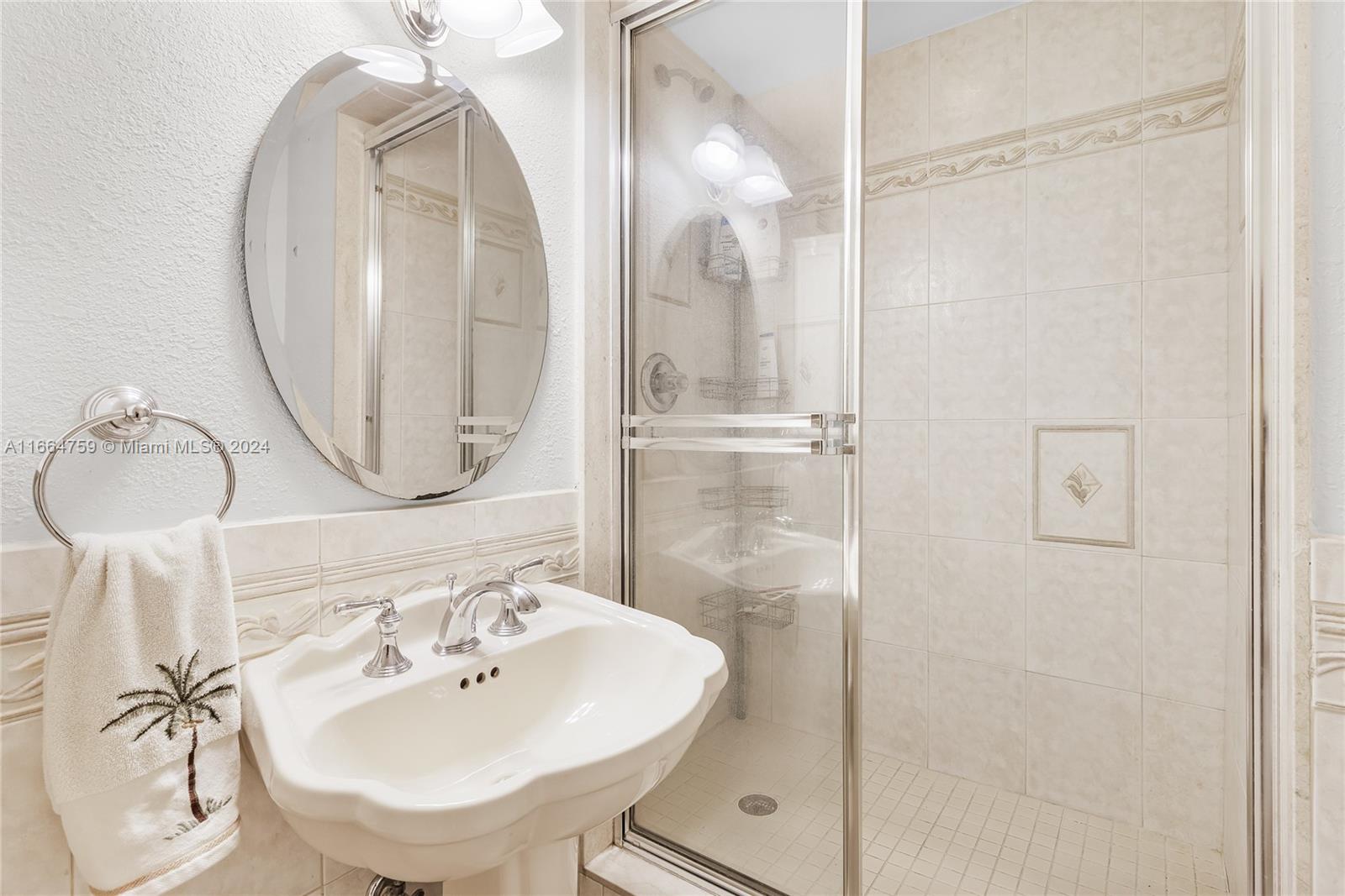 5601 Collins Ave # 417