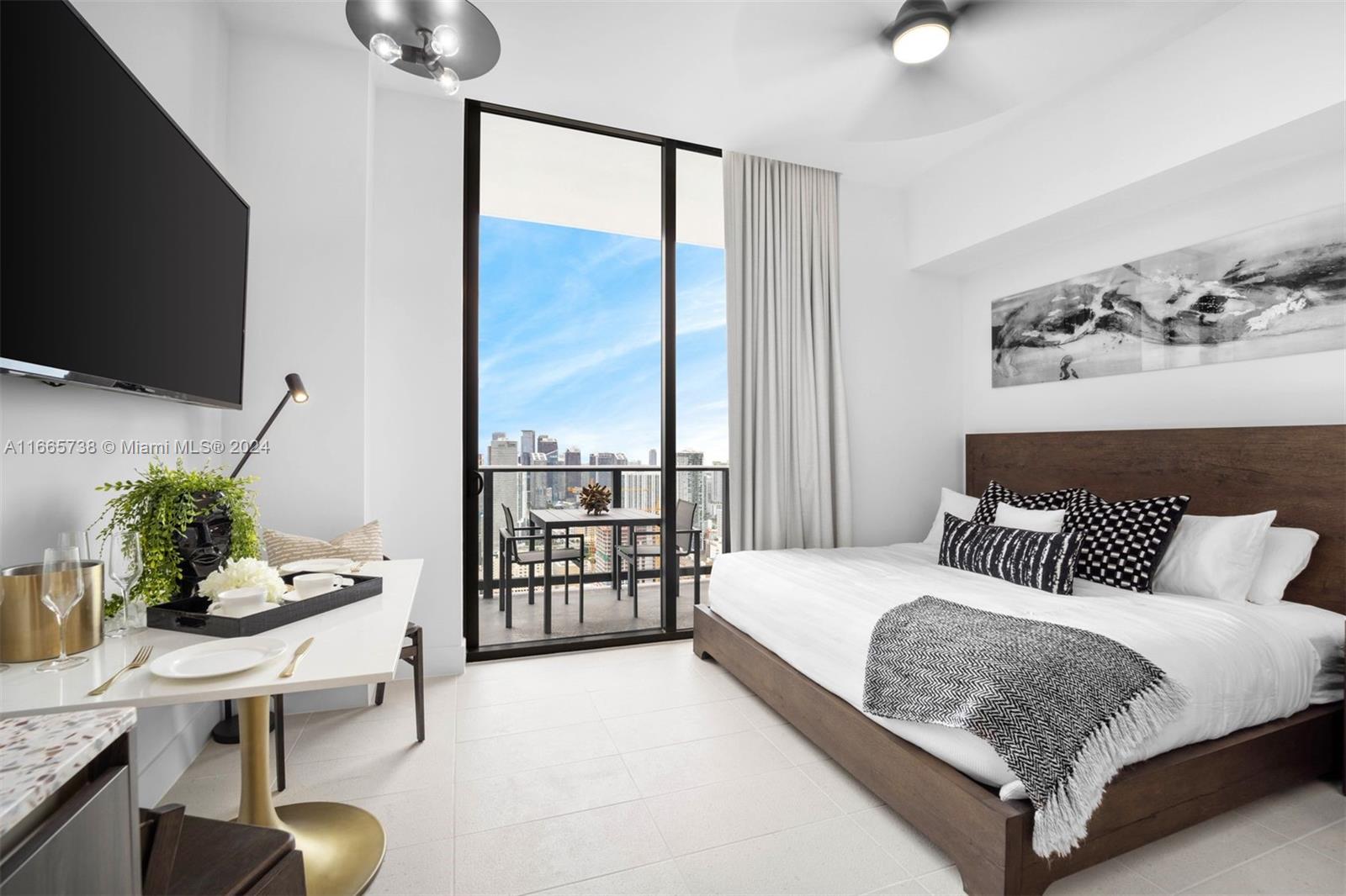 601 NE 1st Ave # 5112 Unit: PH-5112