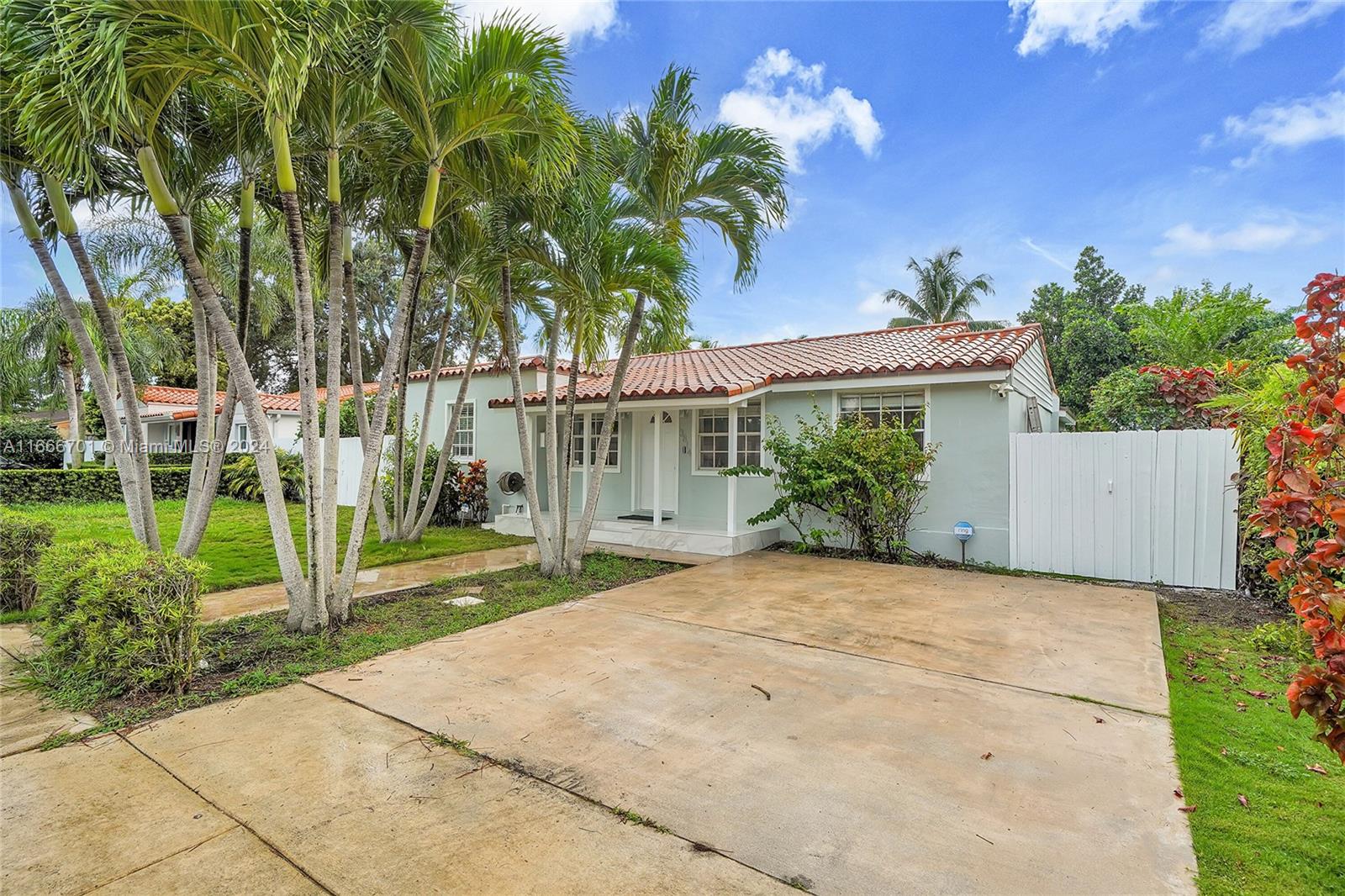 3814 SW 59th Ave