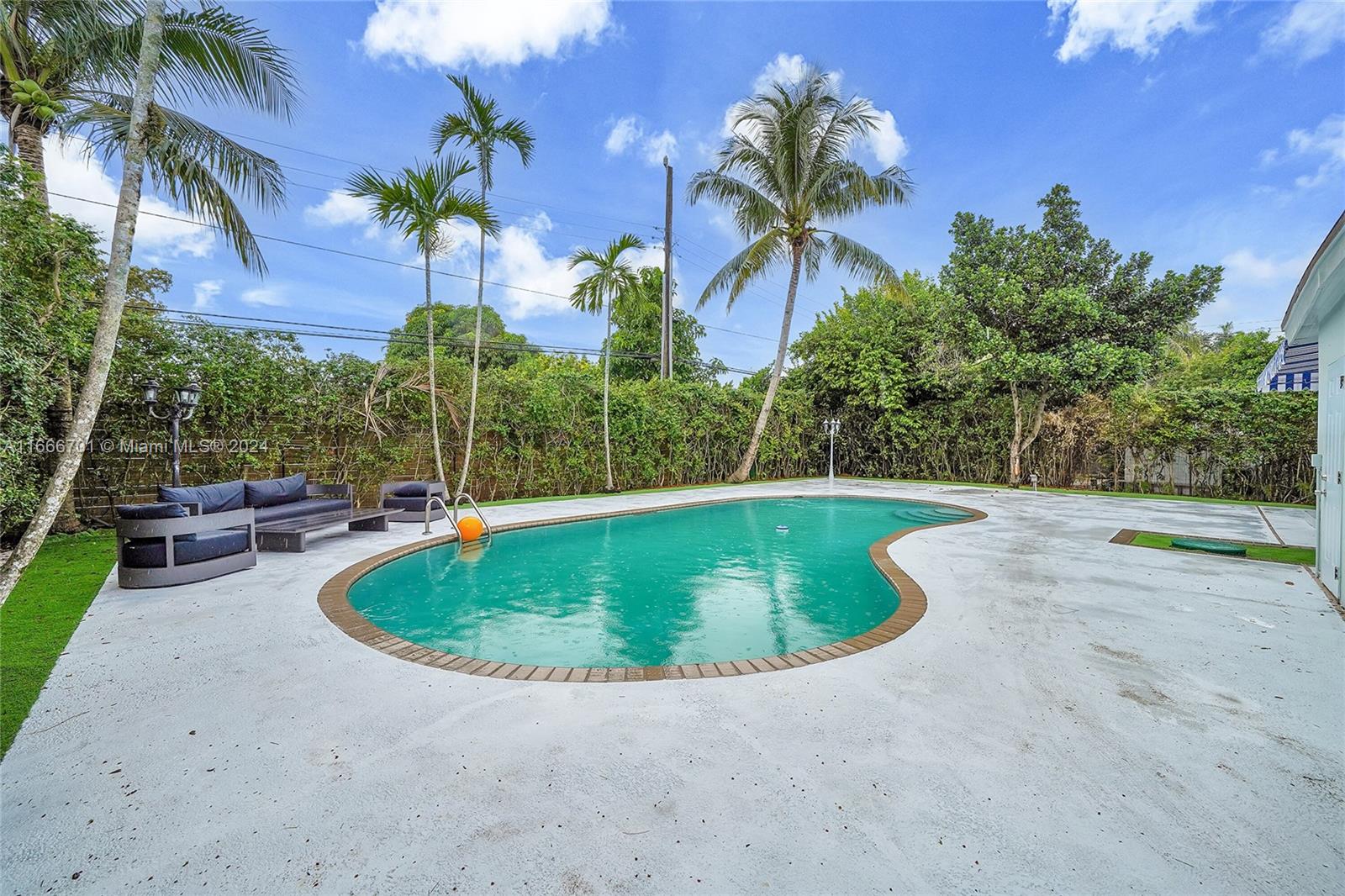 3814 SW 59th Ave