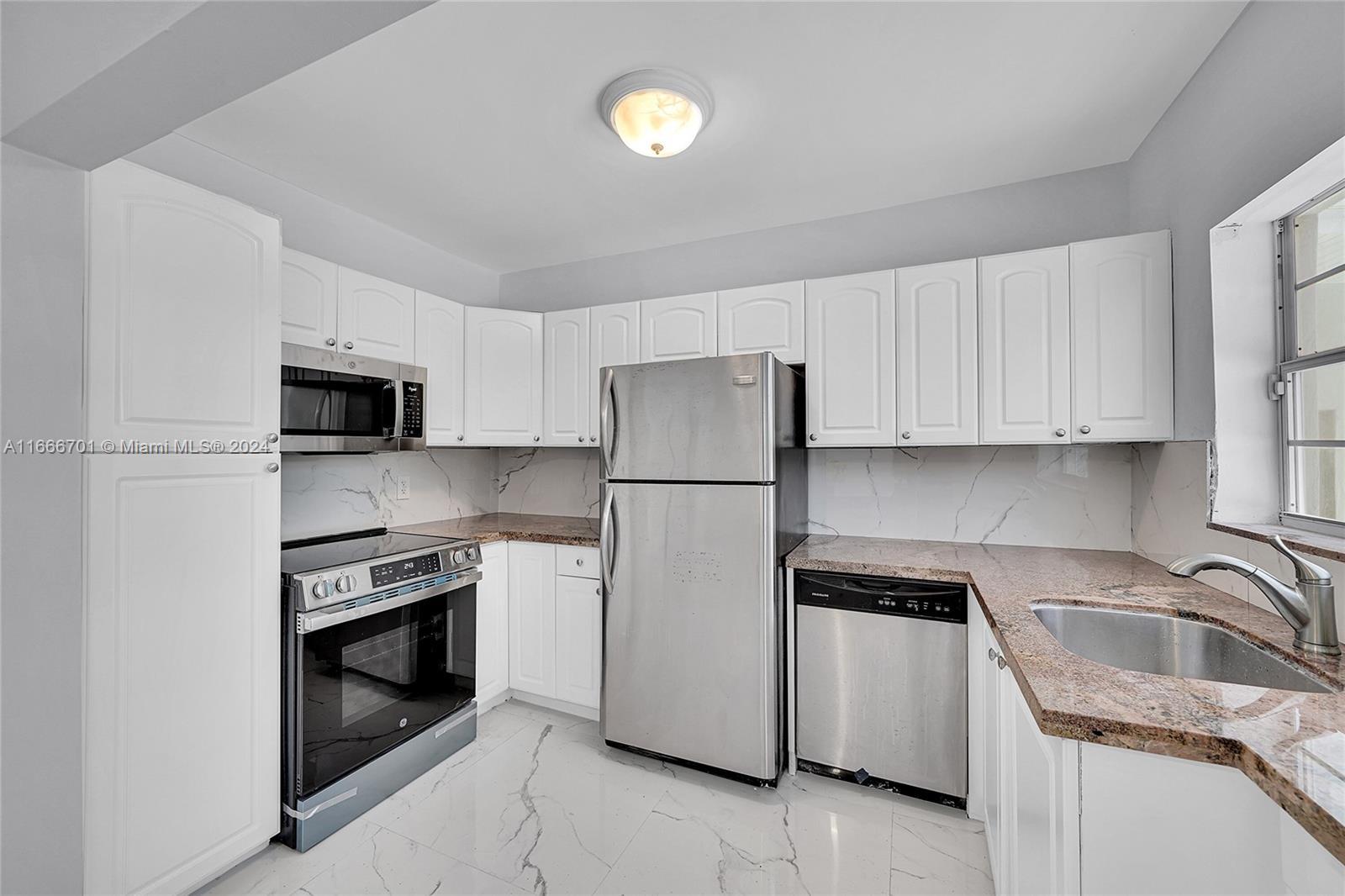 3814 SW 59th Ave