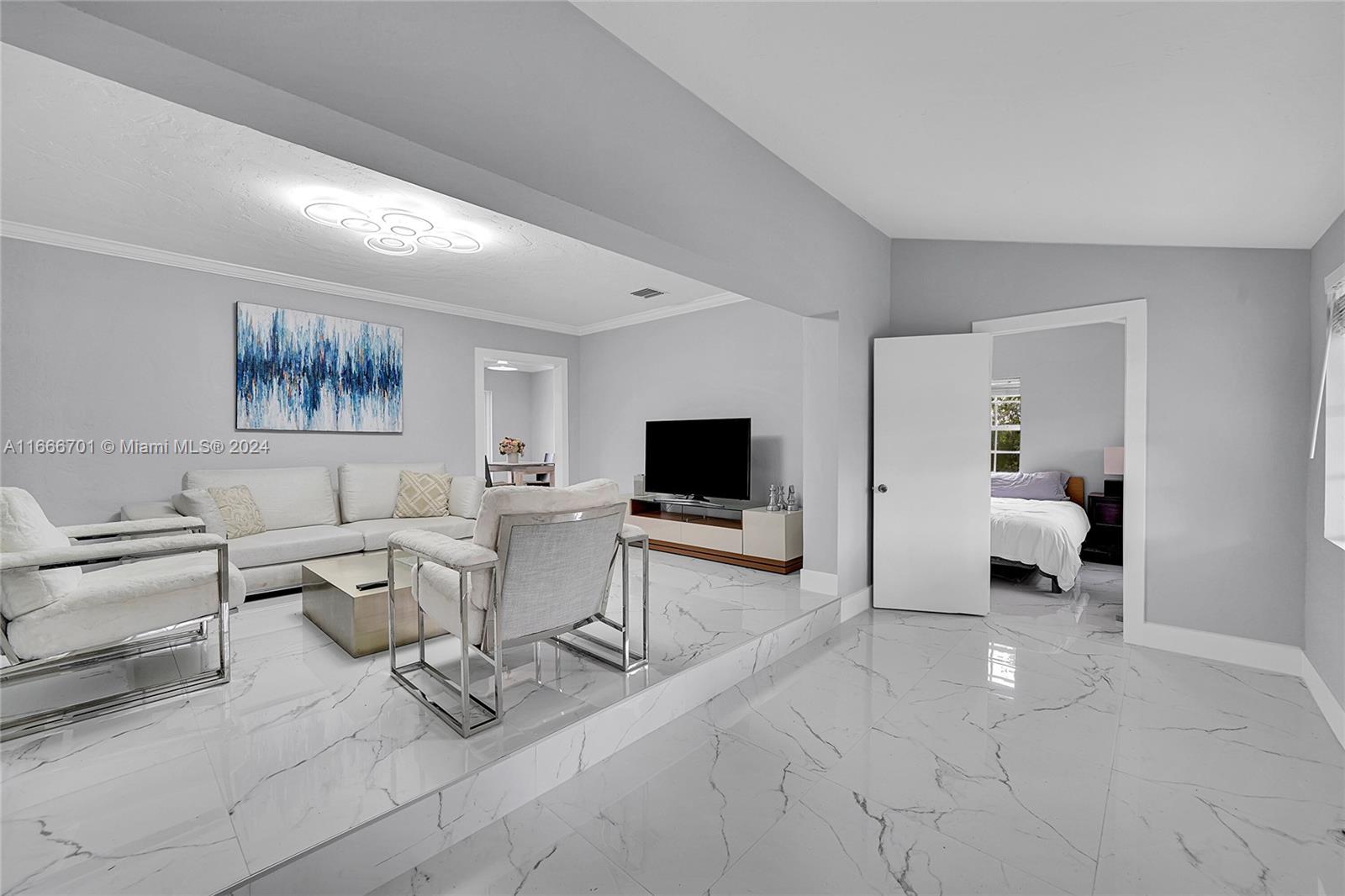 3814 SW 59th Ave