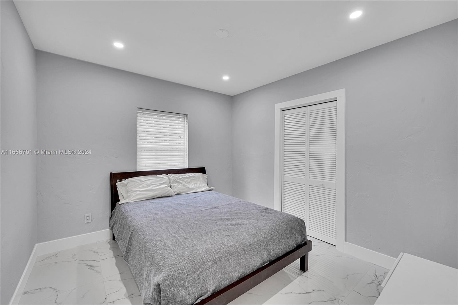3814 SW 59th Ave