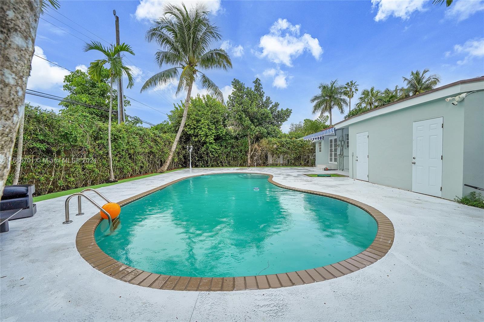 3814 SW 59th Ave