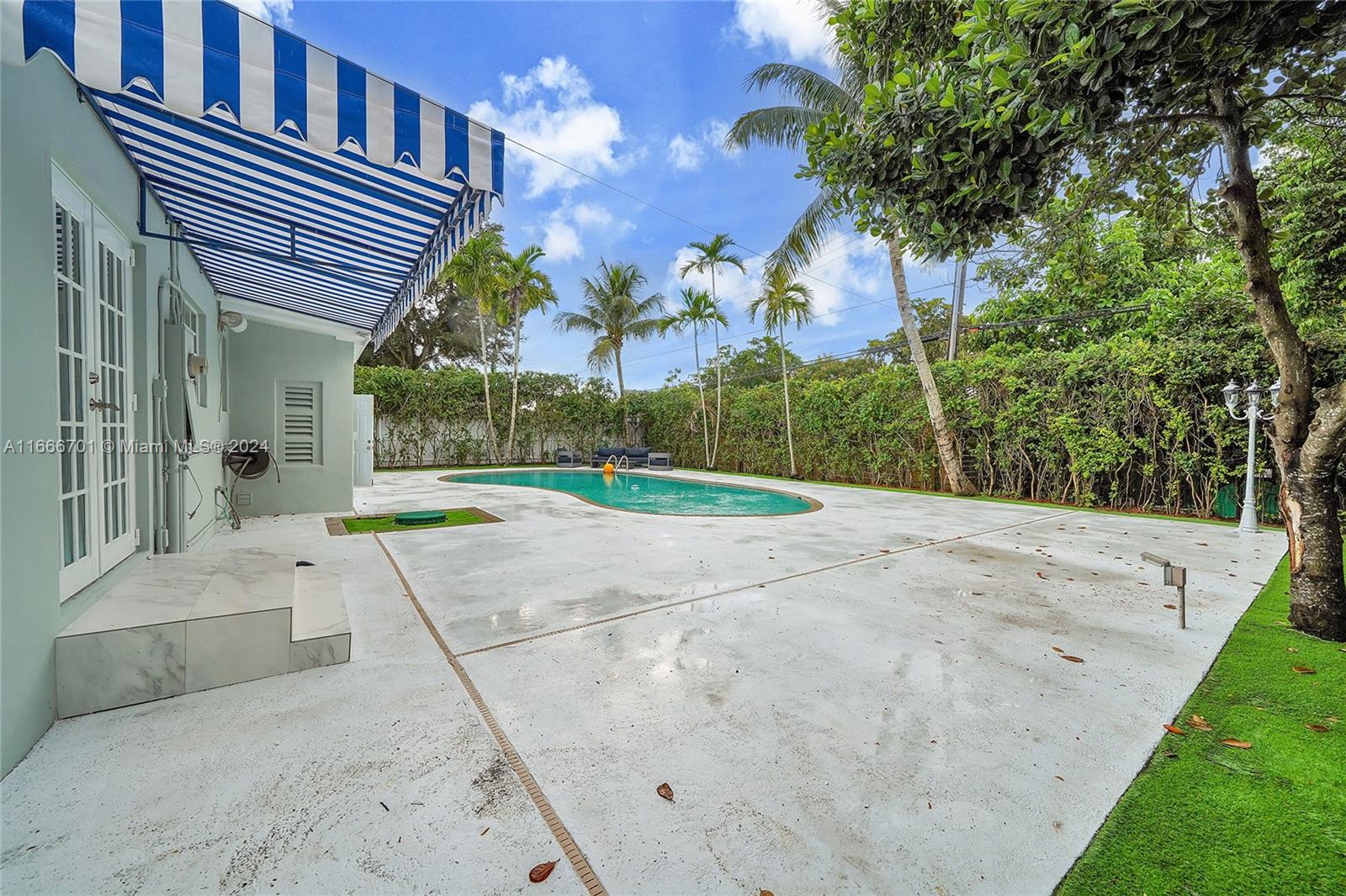 3814 SW 59th Ave