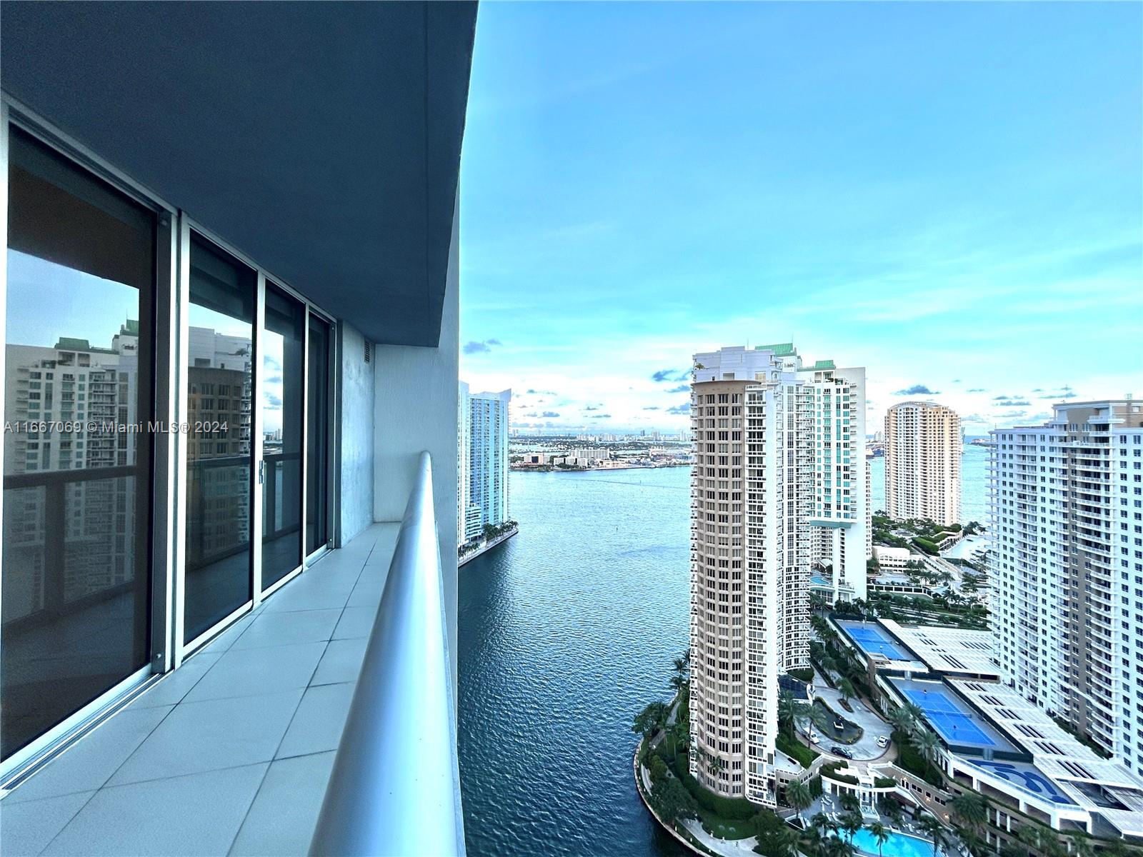 475 BRICKELL AV # 3107