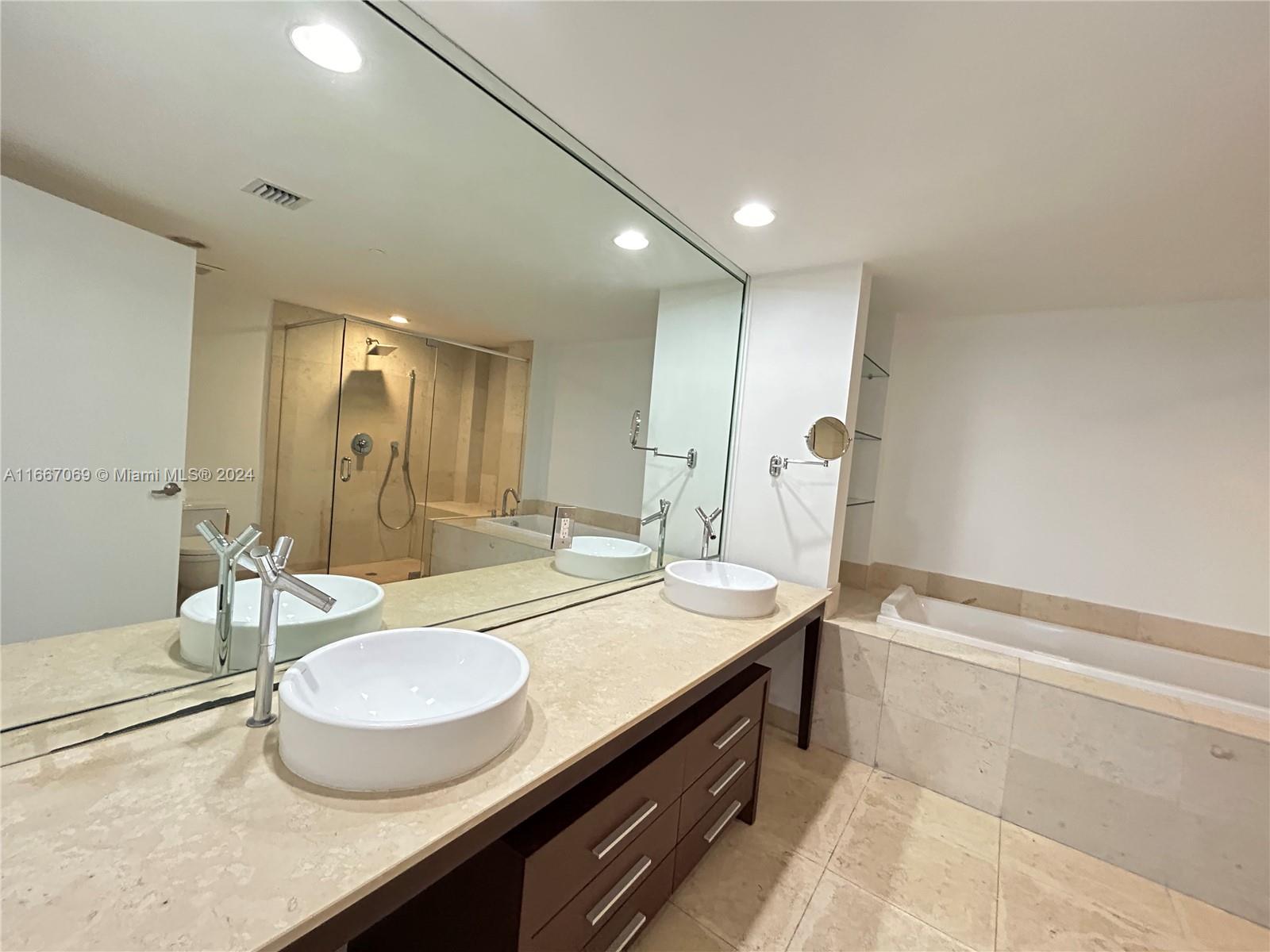 475 BRICKELL AV # 3107
