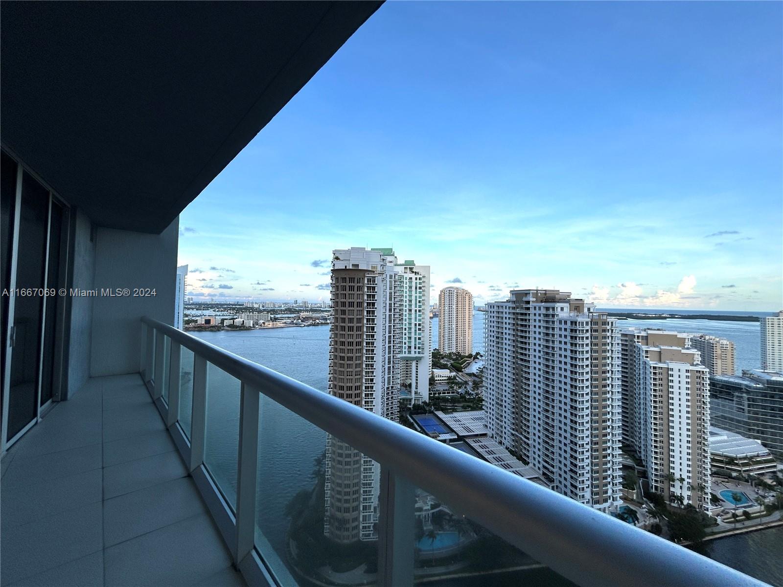 475 BRICKELL AV # 3107