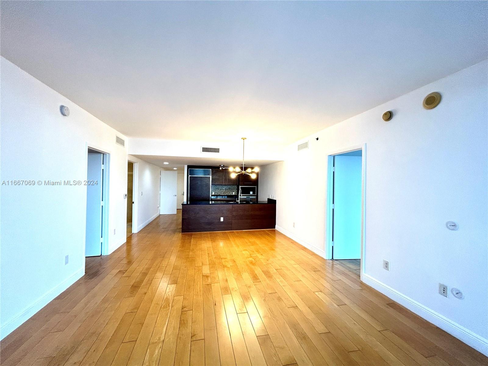 475 BRICKELL AV # 3107