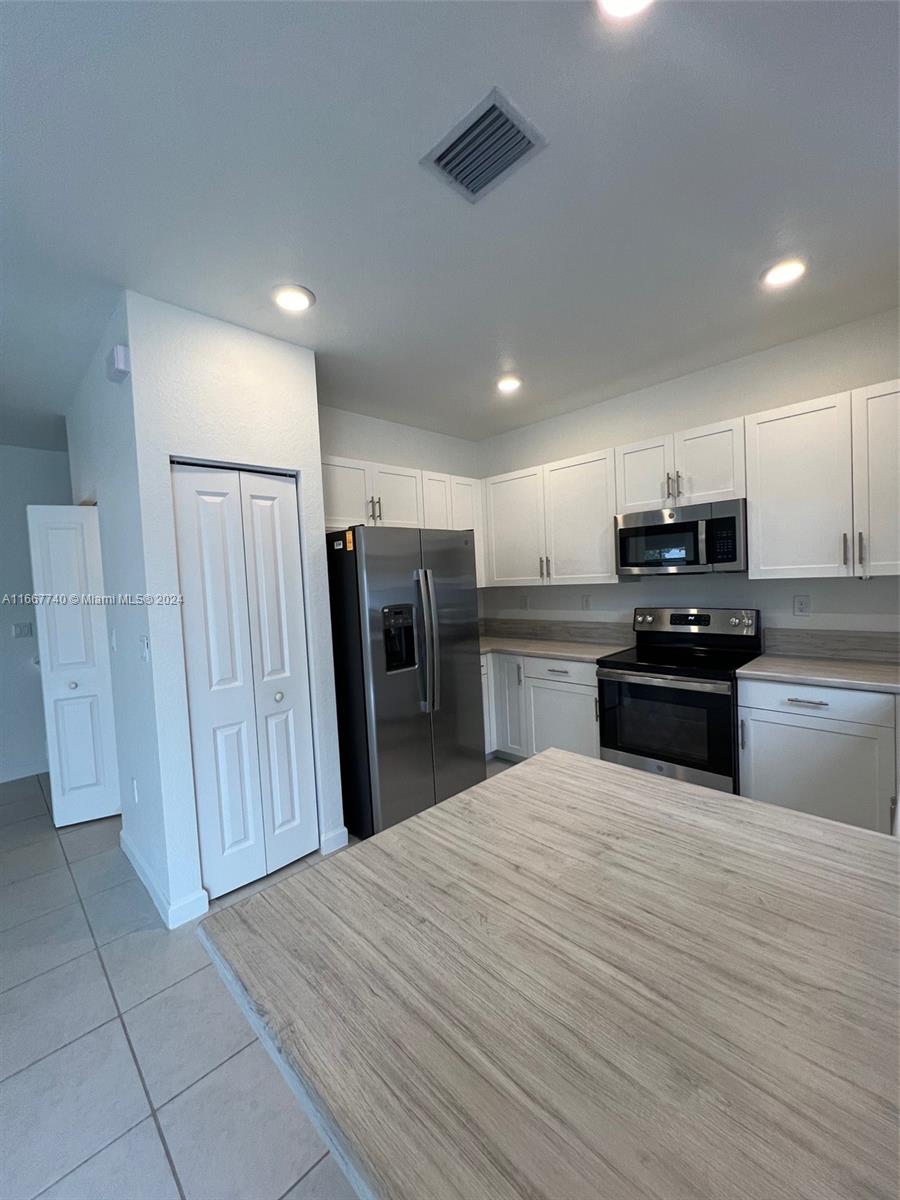 3330 W 112th St # 3330