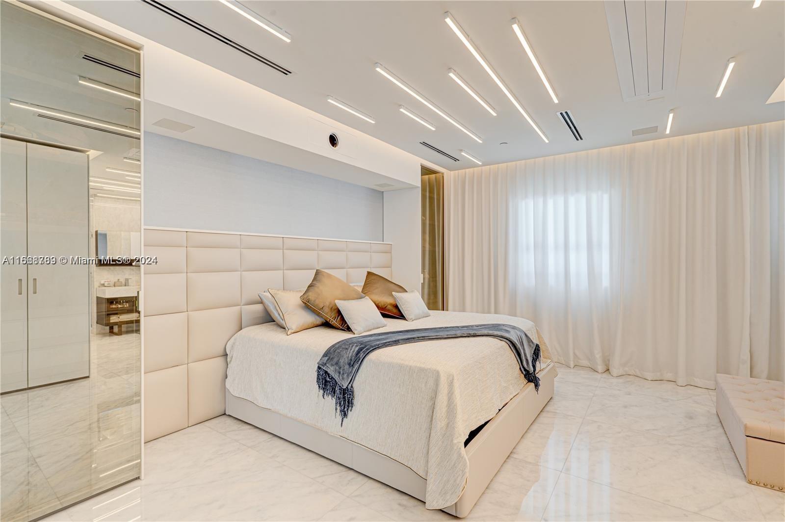 125 Ocean Dr # F0203