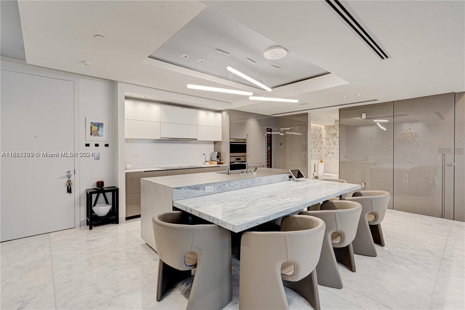 125 Ocean Dr # F0203