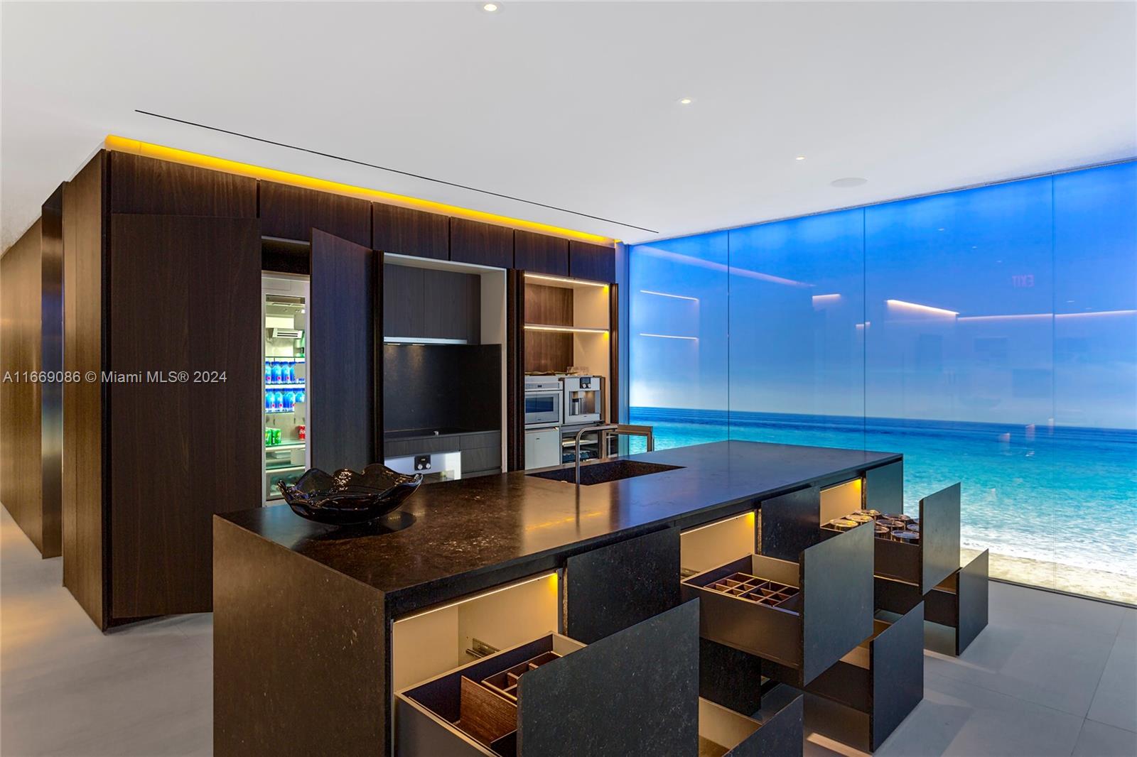 2000 S Ocean Drive # 29A