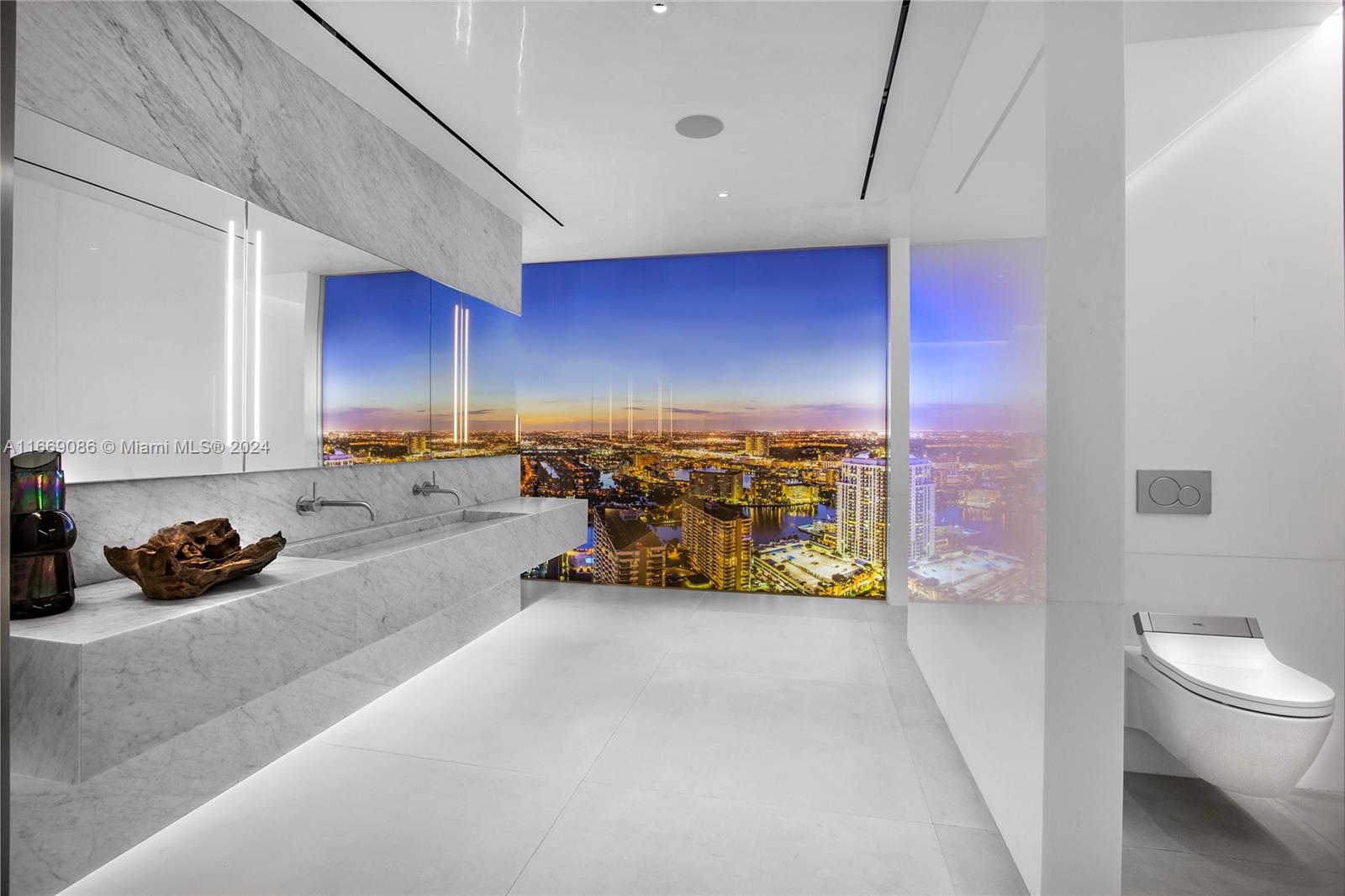 2000 S Ocean Drive # 29A